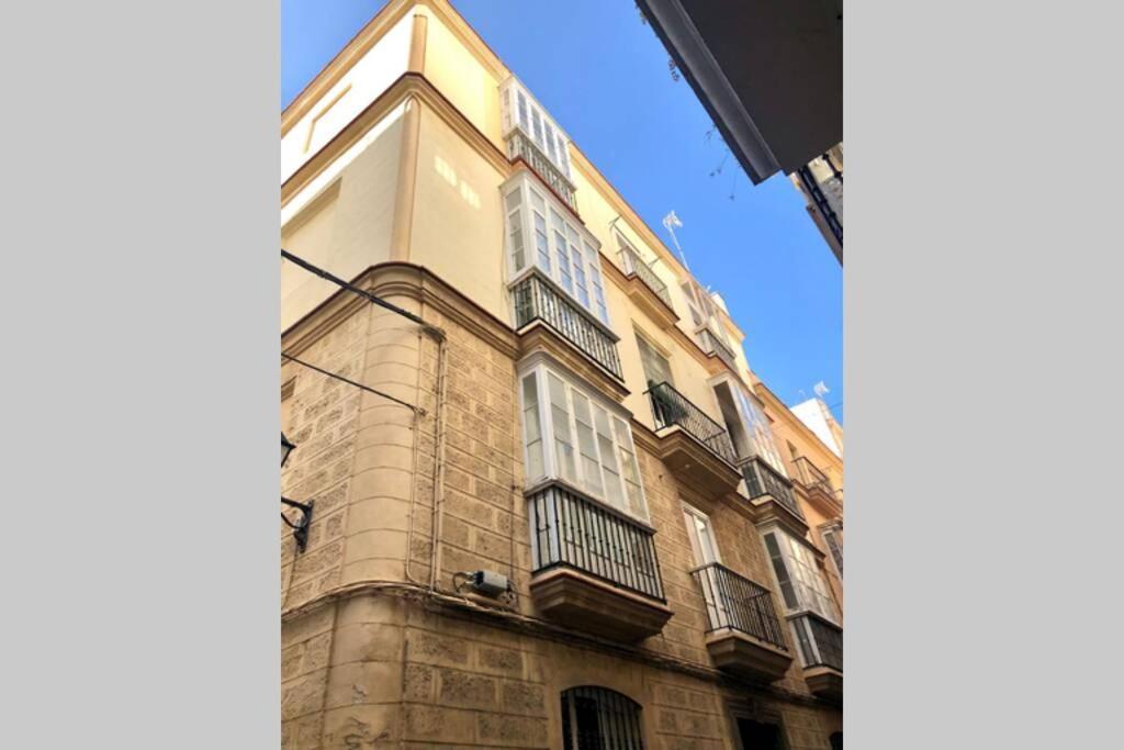Gatu Premium Villa Libertad, Preferente Mayores De 25 Anos Y Familias Кадис Экстерьер фото