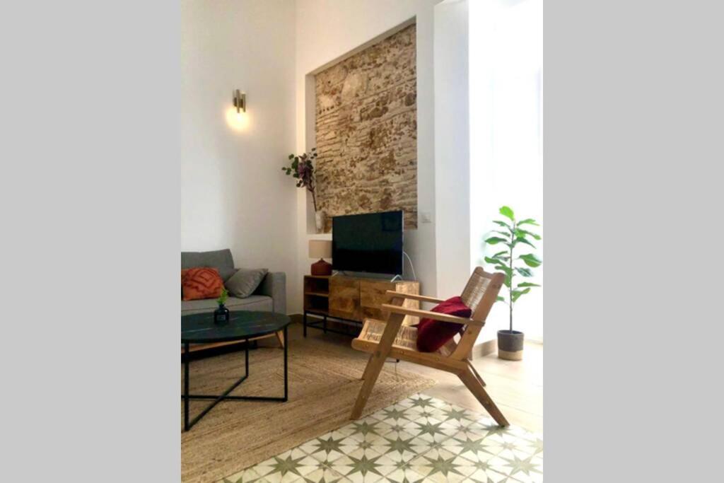 Gatu Premium Villa Libertad, Preferente Mayores De 25 Anos Y Familias Кадис Экстерьер фото